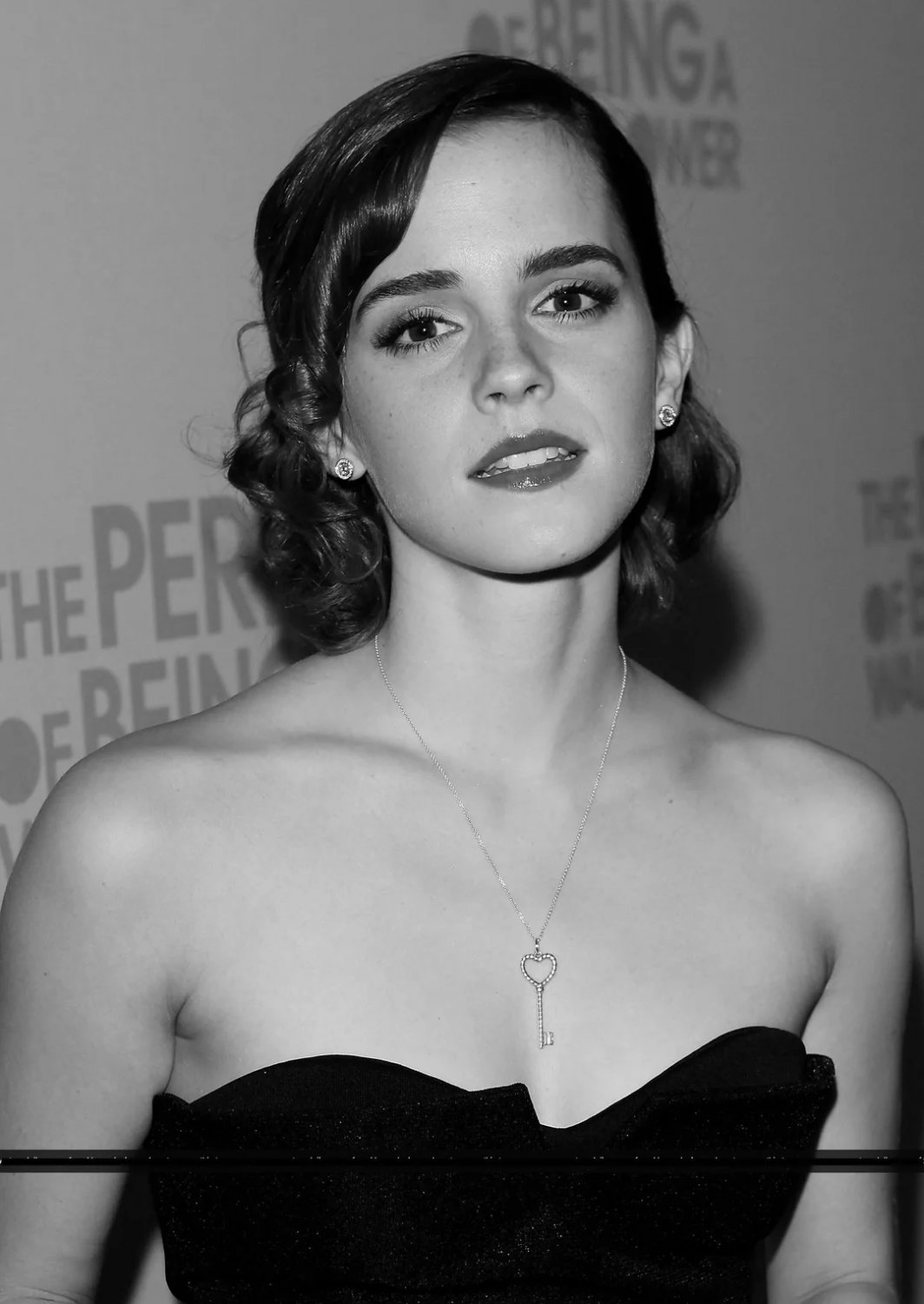 CKPsNkYM Remarkable emmagasm in front of such a gorgeous Emma 02.jpg